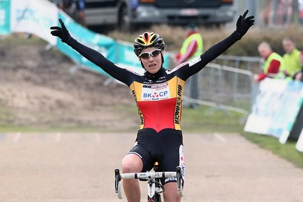 Belgian champion Sanne Cant (Veldritacademie Enertherm-BKCP) celebrates victory at Superprestige Zonhoven