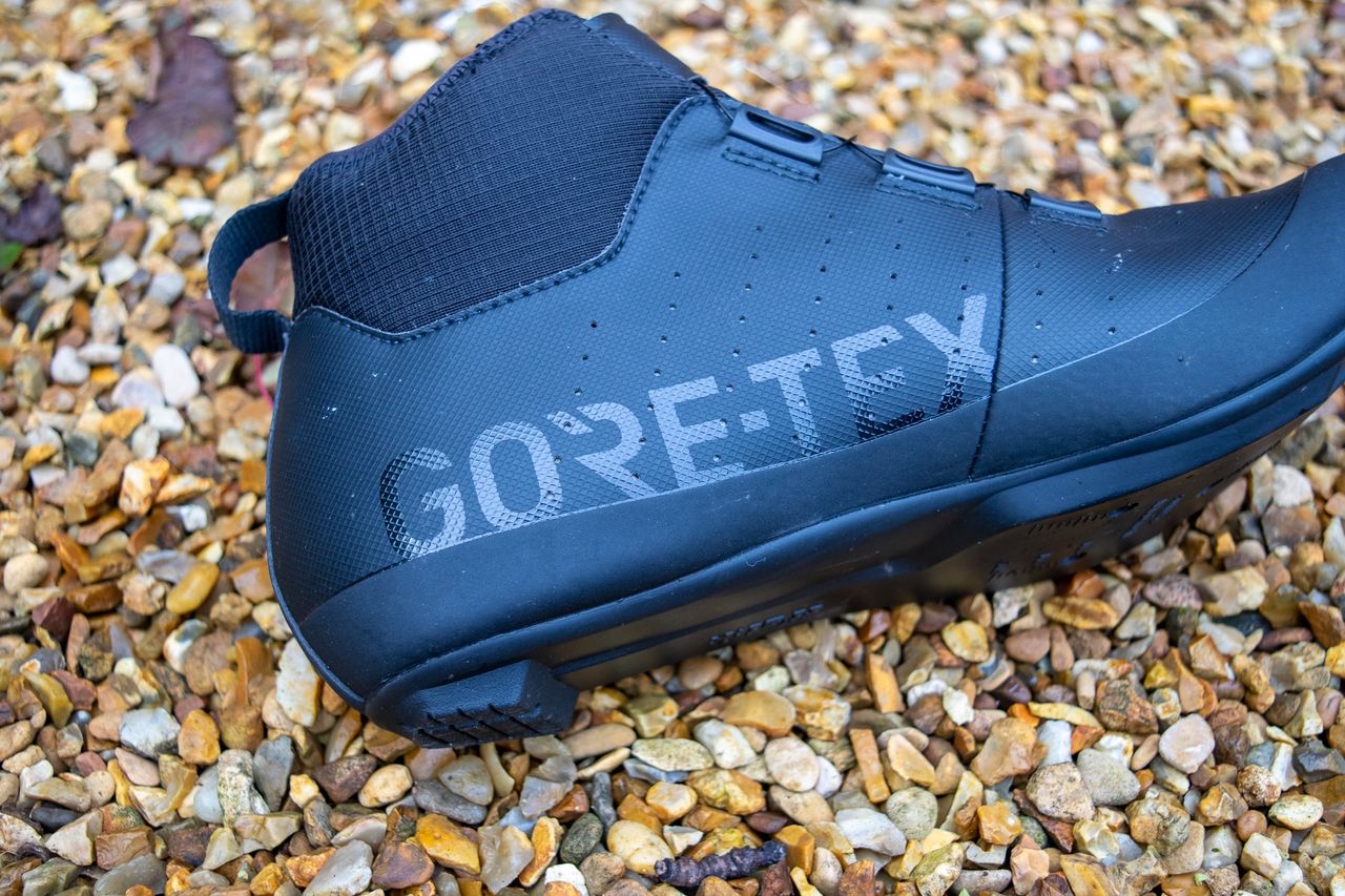 A Fizik Artica cycling shoe in black