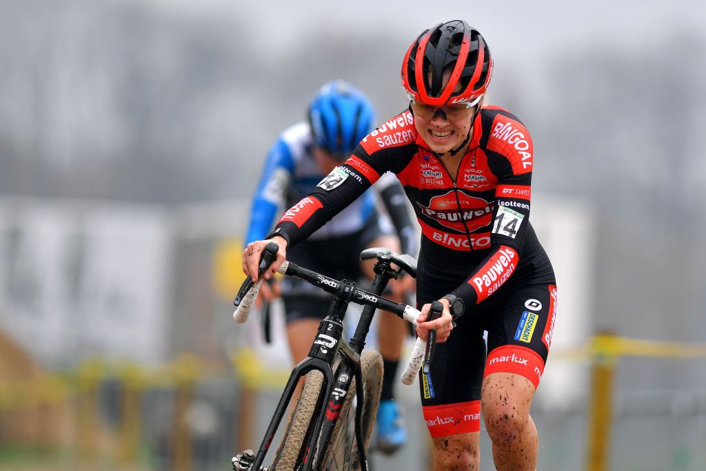 RIJKEVORSEL BELGIUM NOVEMBER 22 Laura Verdonschot of Belgium and Team Pauwels Sauzen Bingoal Mud during the 9th Superprestige Merksplas 2020 Women Elite SuperprestigeCX SPMerksplas CX on November 22 2020 in Rijkevorsel Belgium Photo by Luc ClaessenGetty Images