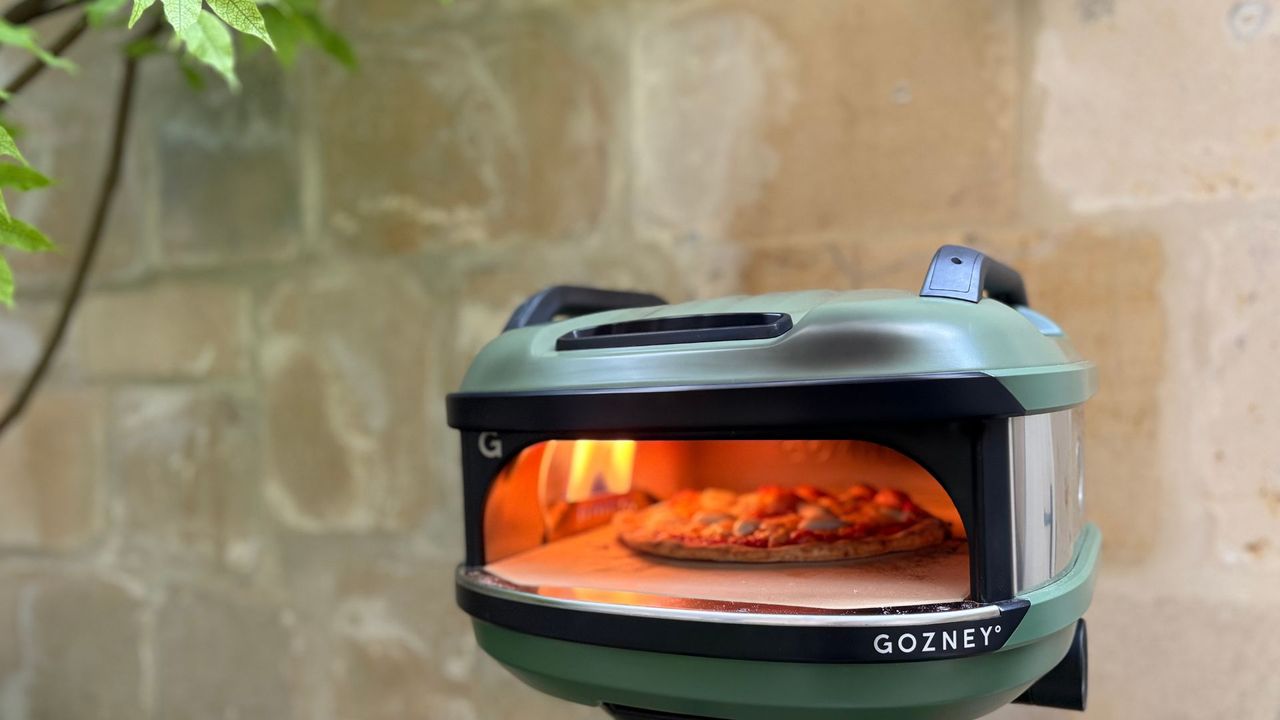 Testing the Gozney Tread Pizza Oven