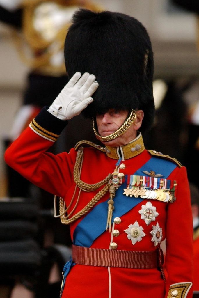 Bearskin, Uniform, Headgear, Tradition, Event, Costume, Gesture, Cap,