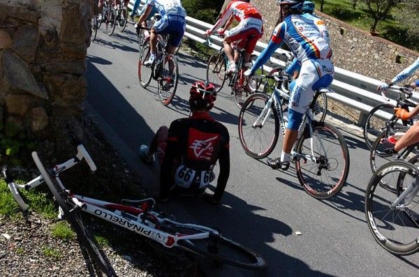 Rui Costa (Caisse d'Epargne) on the ground