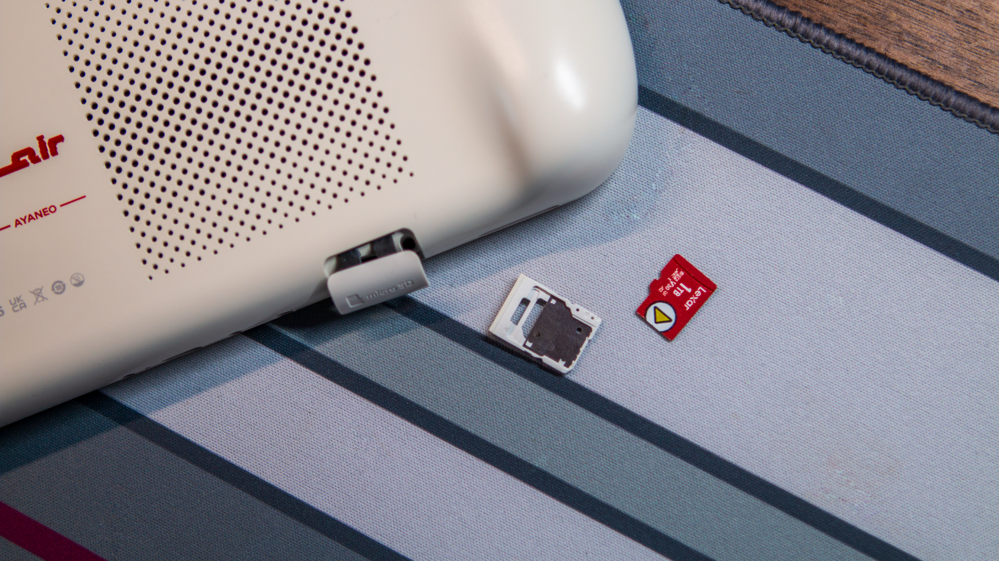 MicroSD card slot for Ayaneo Pocket Air