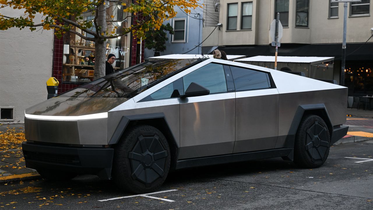 Tesla Cybertruck.