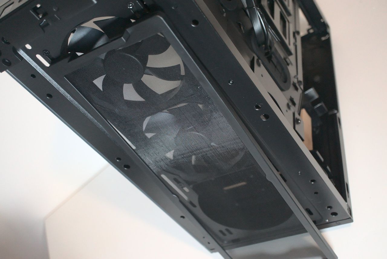 Corsair 275R Airflow