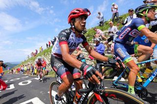 Darwin Atapuma (UAE Team Emirates) climbing