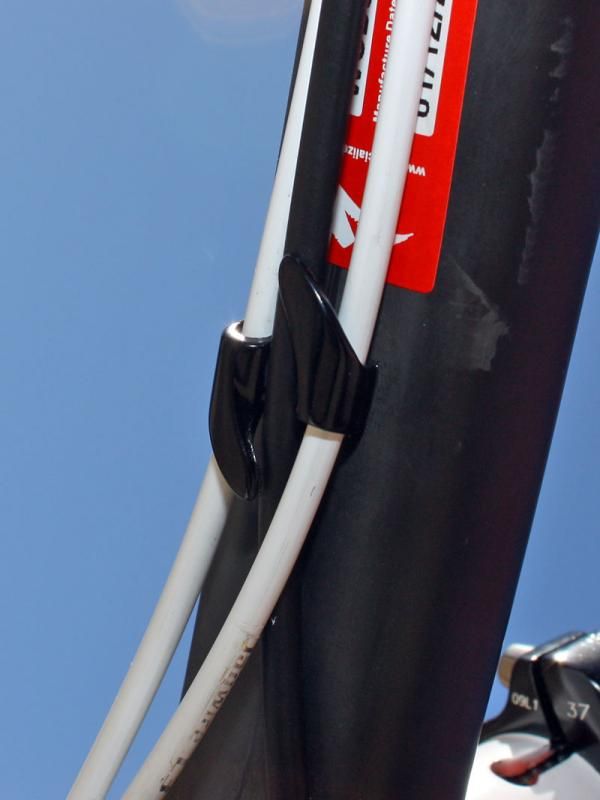 Tidy housing clips are incorporated into the underside of the top tube.