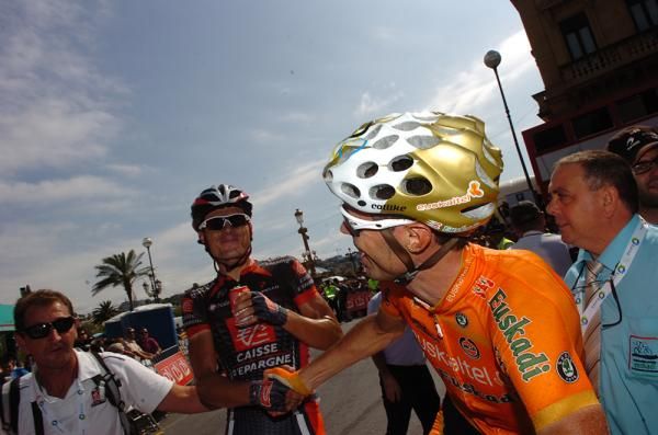 Samuel Sanchez congratulates Luis Leon Sanchez.