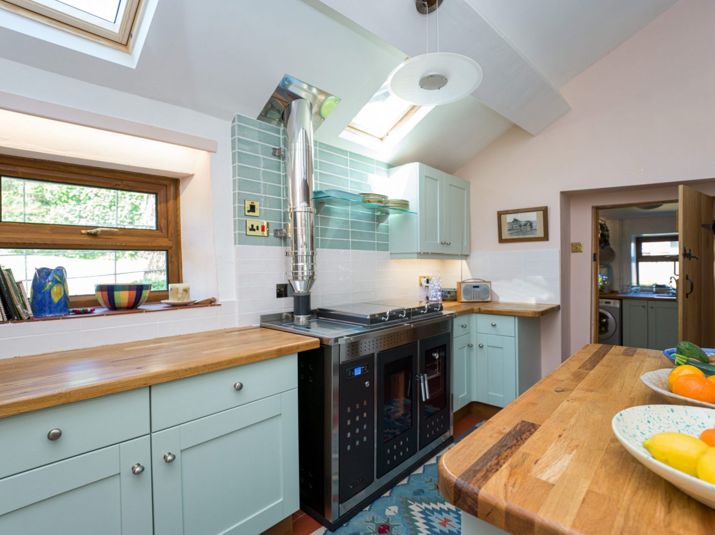 Rhos-Fawr-Back-kitchen-1-scaled-e1601648437156.jpg