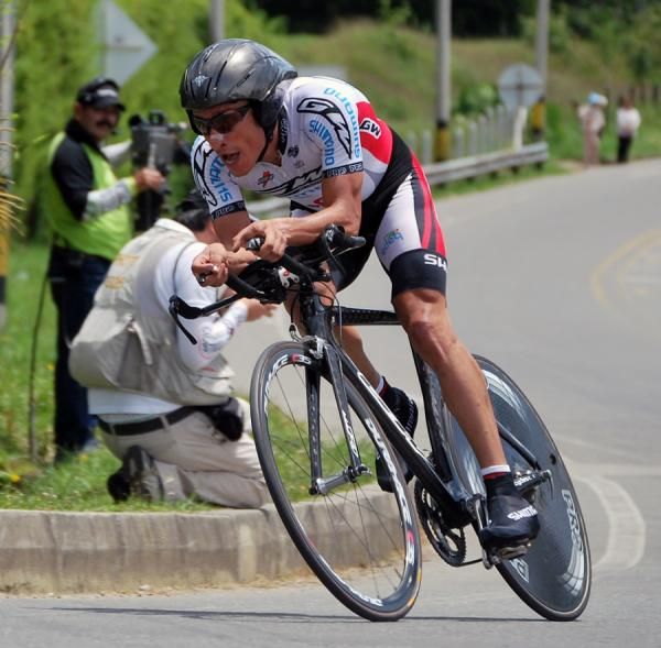 Marlon Perez (GW Shimano-Chec-Edeq-Envia) claimed the prologue win