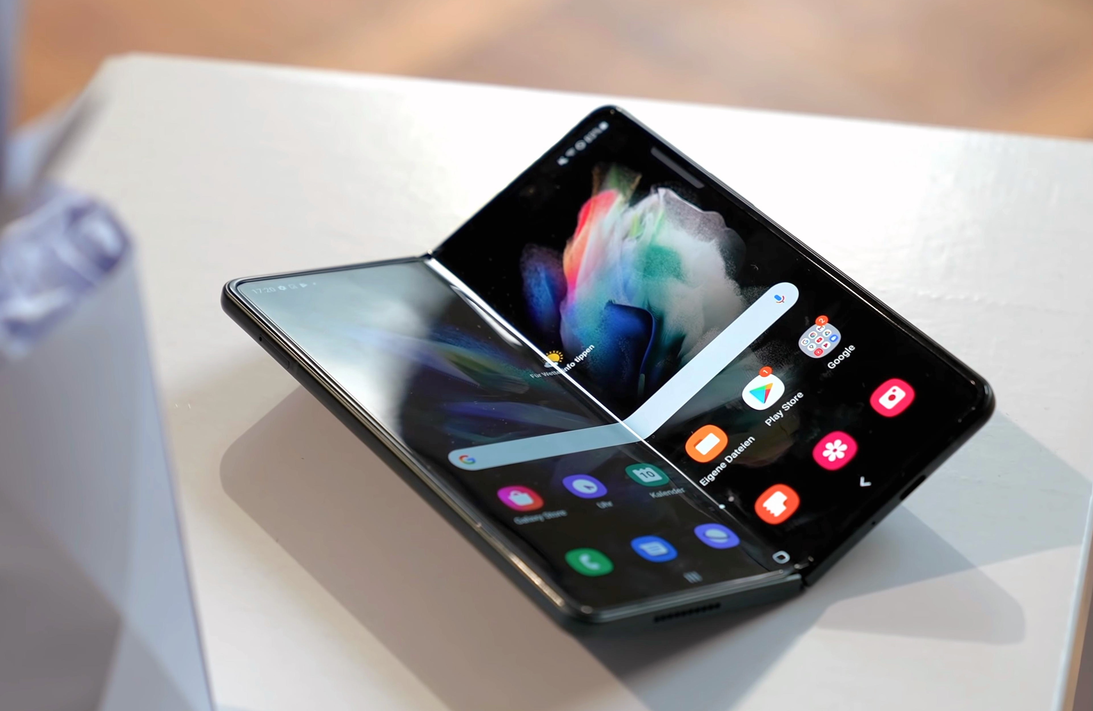 Samsung's Galaxy Z Flip 5 finally fixes the foldable's biggest problem