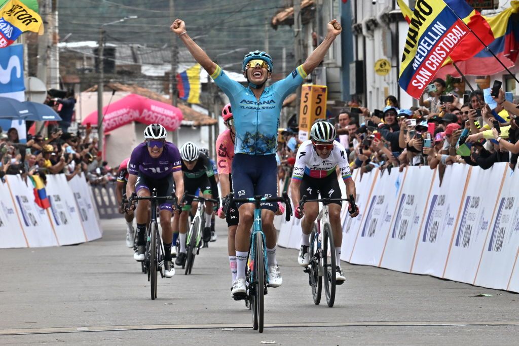 Colombia's cyclist Harold Tejada (C) of the Astana Qazaqstan team celebrates after winning the second stage of the Tour Colombia UCI 2024 from Paipa to Santa Rosa de Viterbo, Colombia, on February 7, 2024. (Photo by Luis ACOSTA / AFP)
