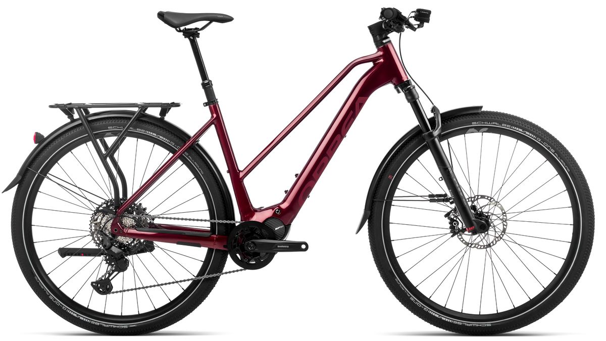 Orbea Kemen e-bike in red on a white background
