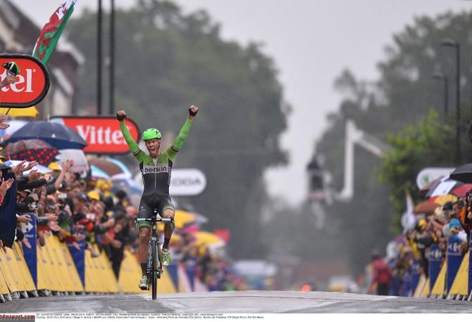 Lars Boom (Belkin) wins stage 5.