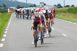 Saint-Lary-Soulin ohne Dadet Frankreich 13. Juli Simon Jeschke aus Deutschland und Team Cofidis treten am 13. Juli 2024 in Saint auf der 14. Etappe der Tour de France 2024 an, einer 1519 km langen Etappe von Pau nach Saint-Lary-Soulin ohne Dadet 1653 m UCIWT -Lary-Soulin ohne Dadet Frankreich Foto Dario Bellengeri Getty Images