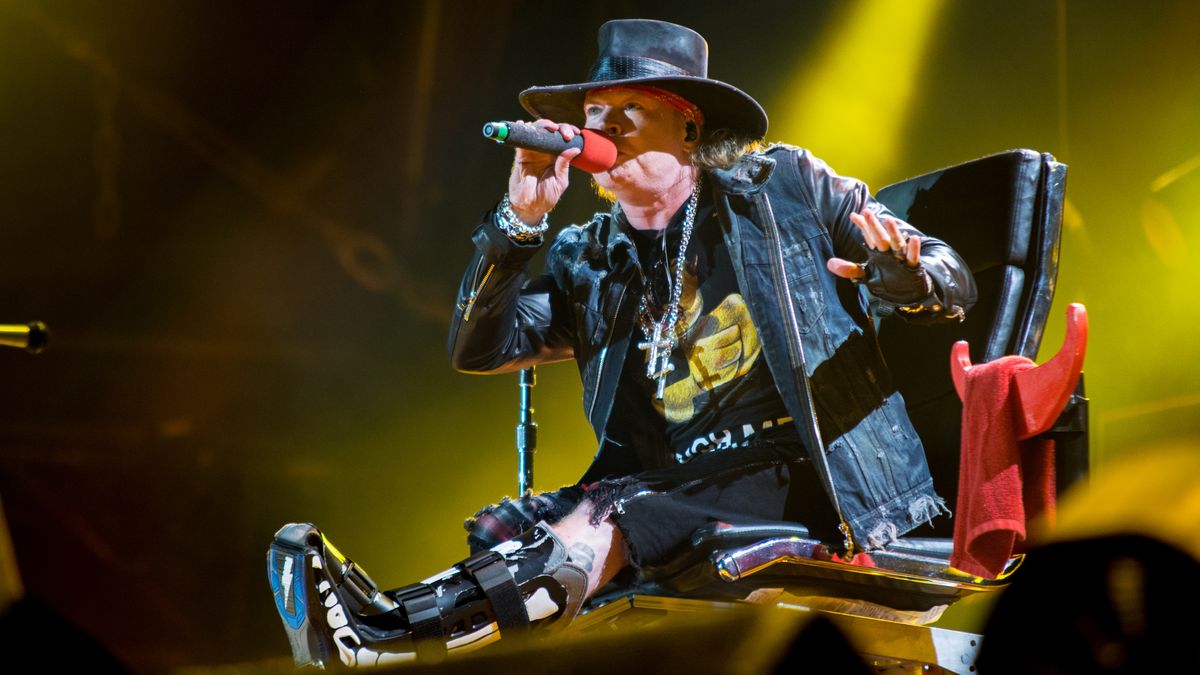 Axl Rose makes AC/DC debut in Lisbon Louder