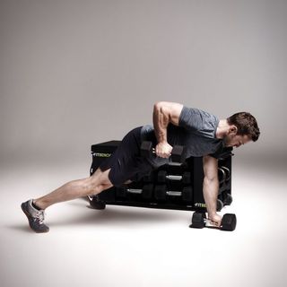 Dumbbell renegade row