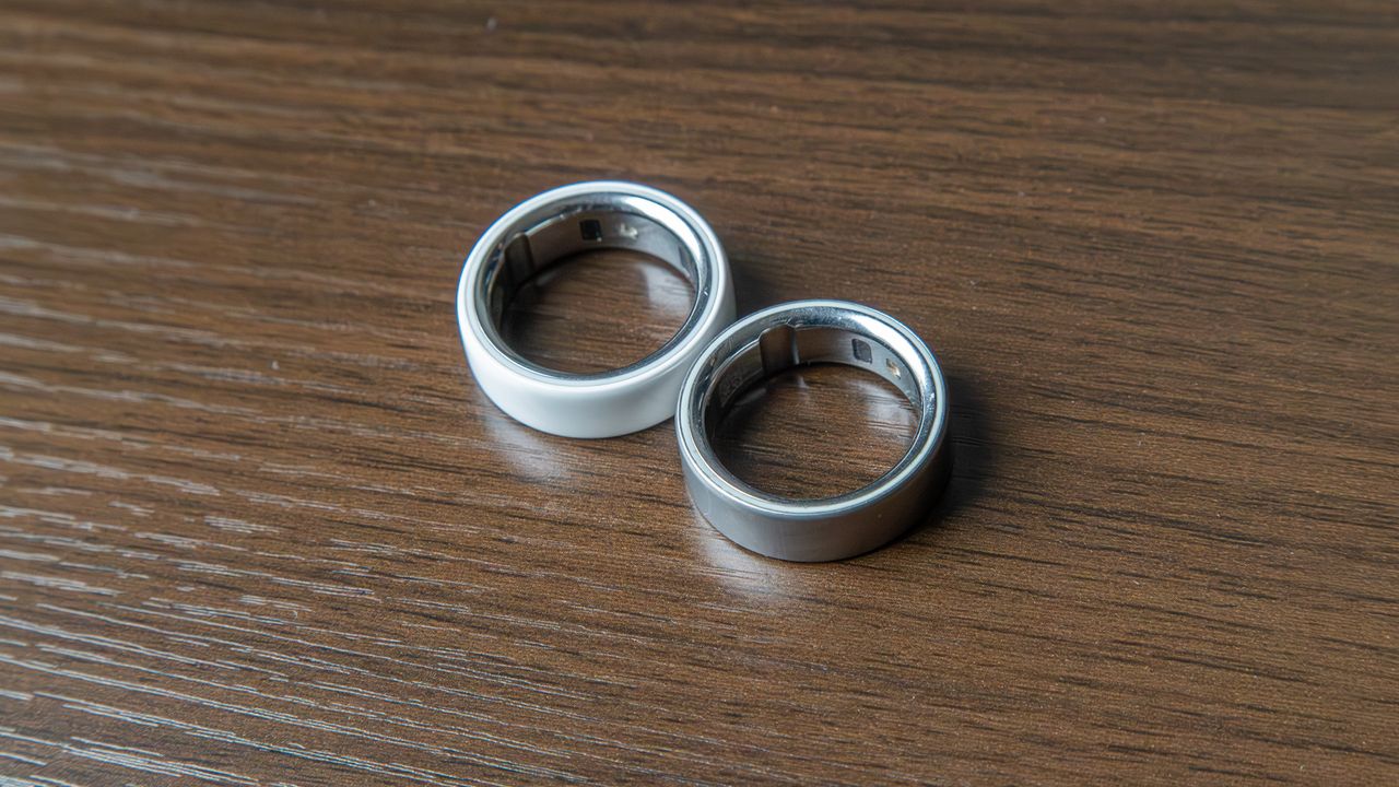 Oura Ring 4 Ceramic next to the Oura Ring 4