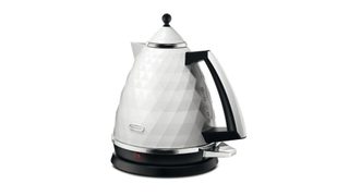 DeLonghi - White 'Brillante' kettle KBJ3001.W