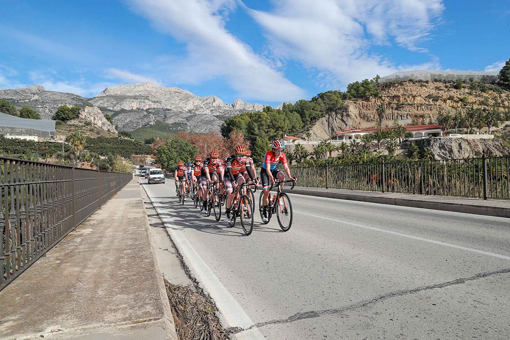 Boes Dolmans reveals new orange and black striped jersey for 2020
