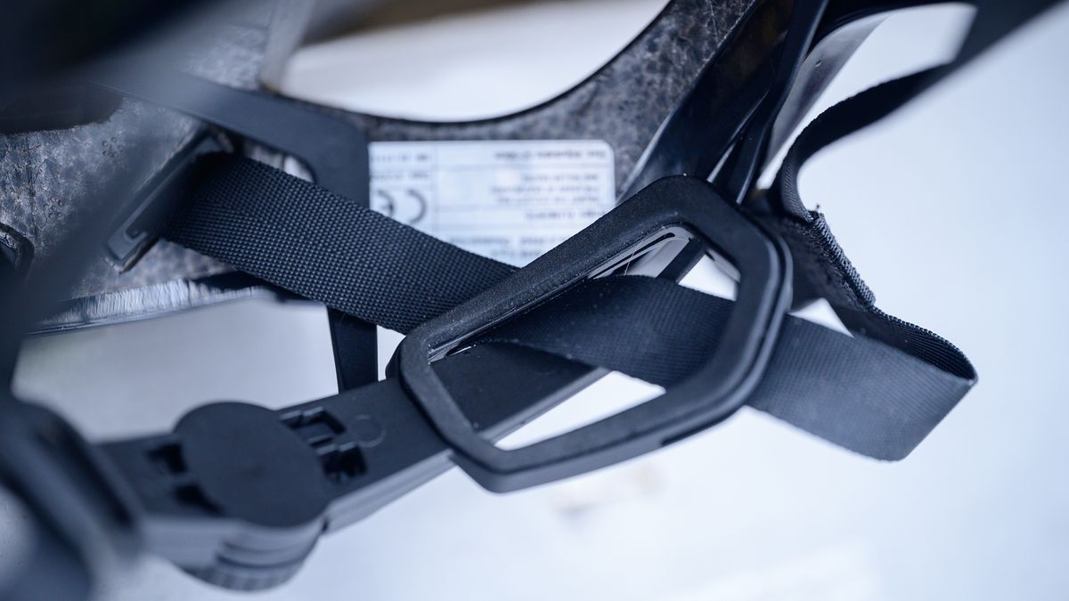 Kask Elemento padding on rear cradle