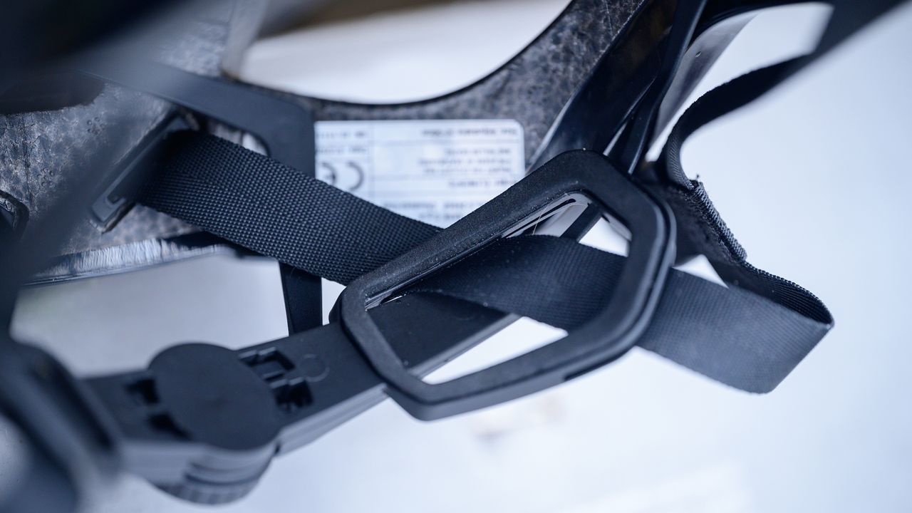 Kask Elemento padding on rear cradle