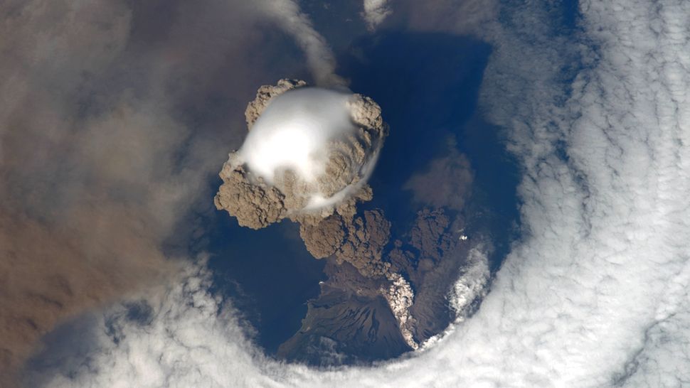 NASA Video Captures Stunning Volcano Eruption View from Space | Live ...