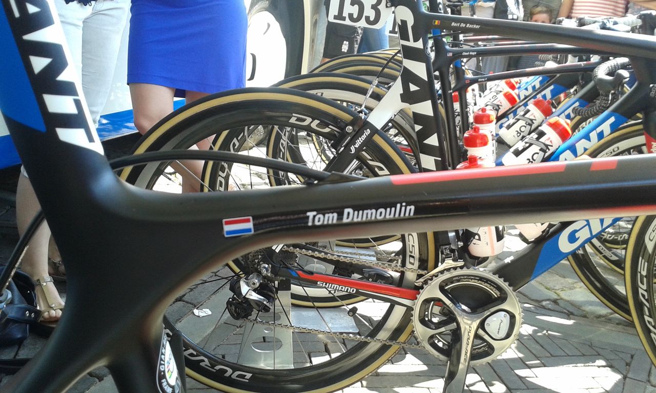 The frame also contains Dumoulin's name with the Dutch flag