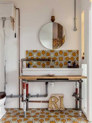 salvaged-bathrrom-sink