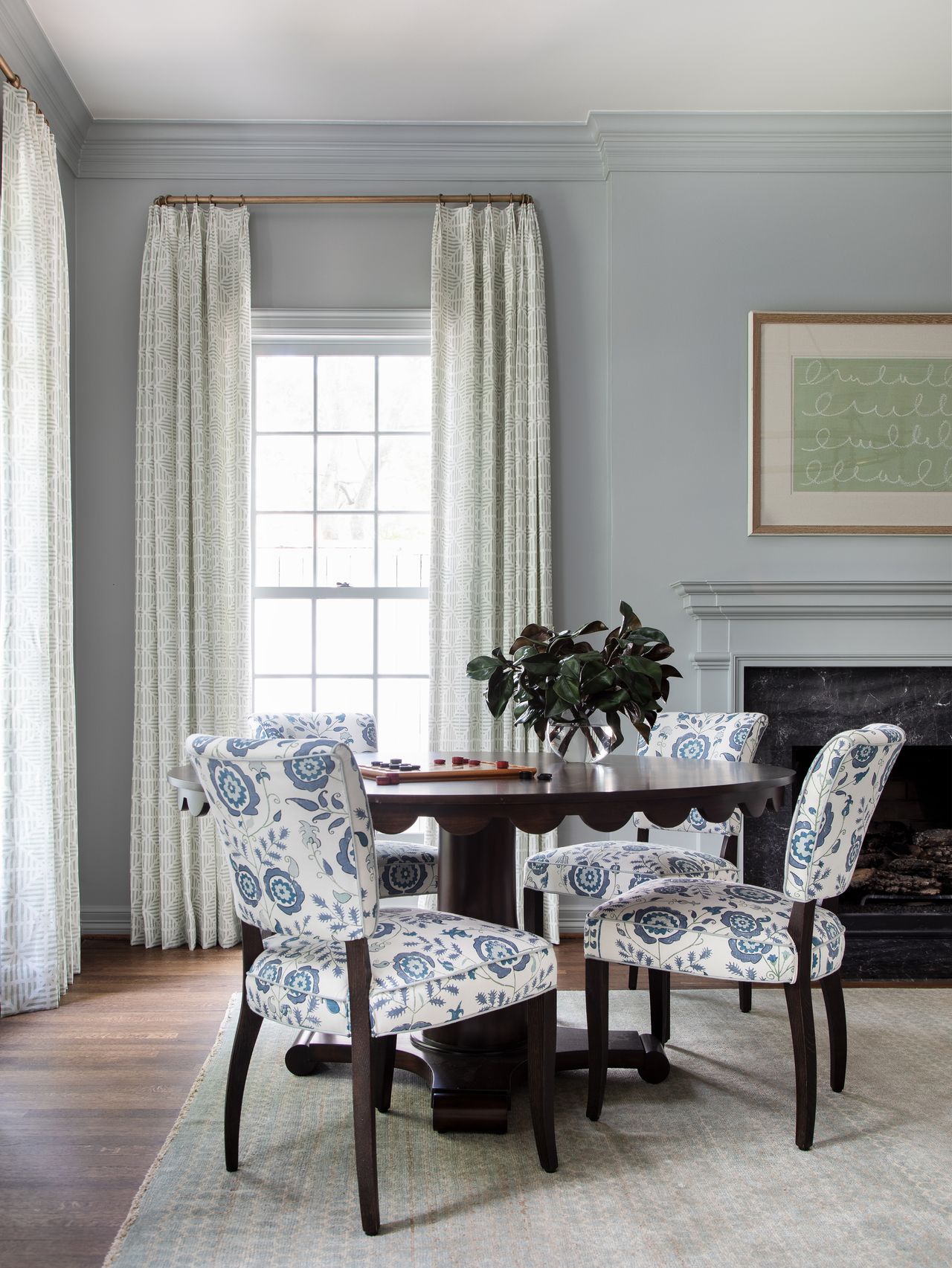 The best curtain color to make a small room look bigger Homes & Gardens