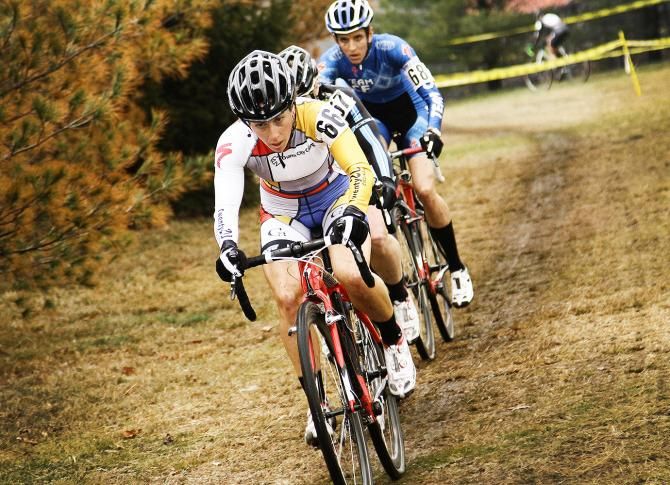 Driving the train with all her energy, Arley Kemmerer (C3-Athletes Serving Athletes) manages to push the pace hard enough to out gun the elite men's first lap!