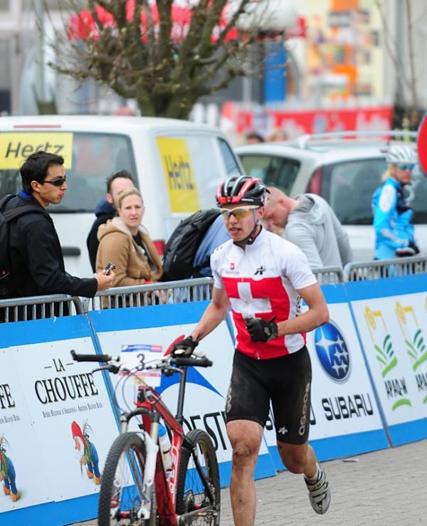 Some riders had unfortunate mechanicals and had to run to the tech zone