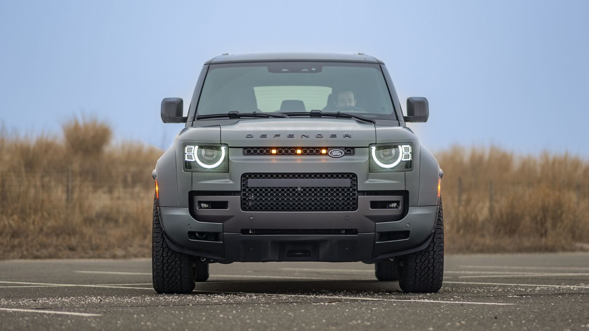 Land Rover Defender 2025
