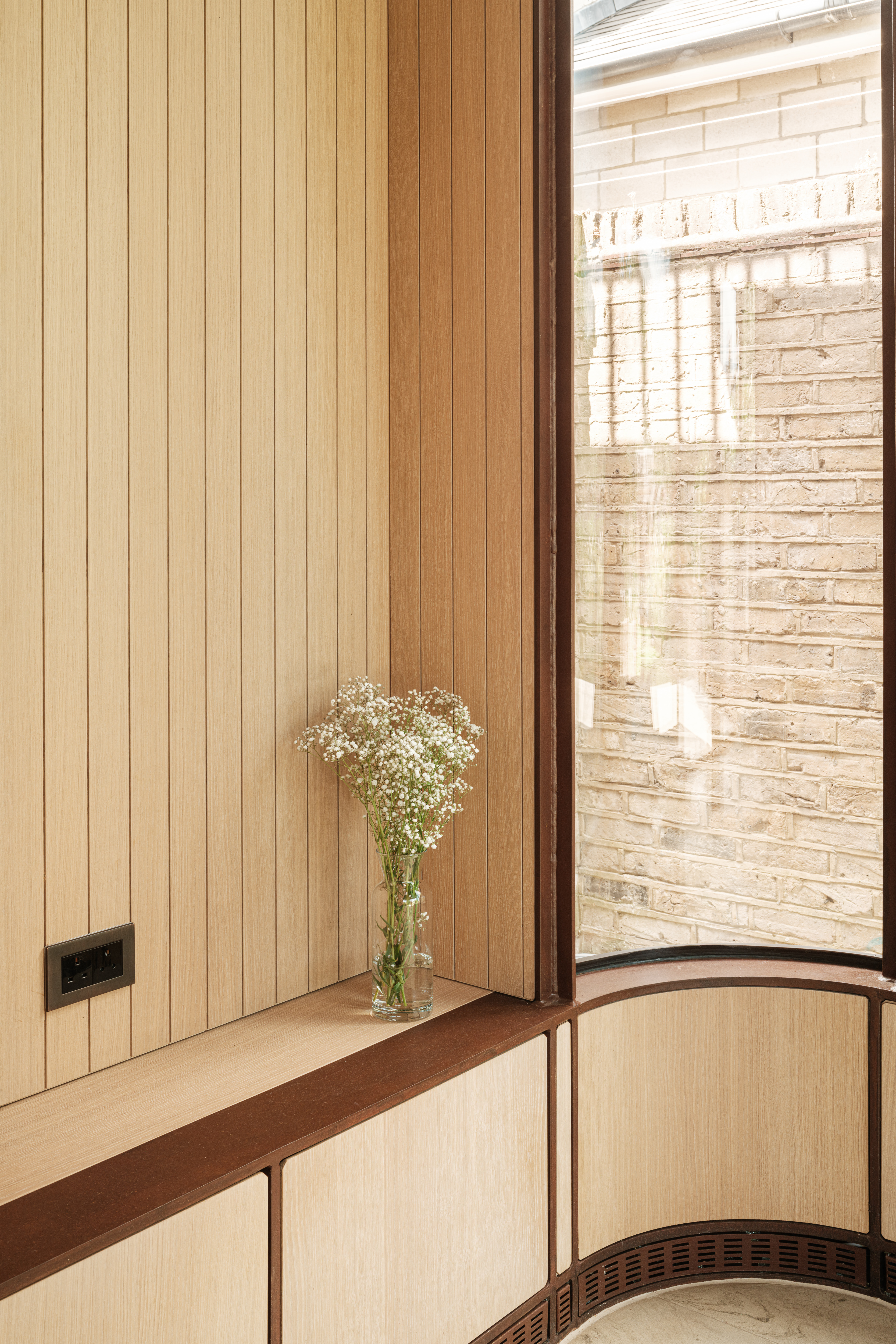 The Gallery, London, by Cagni Williams Associates