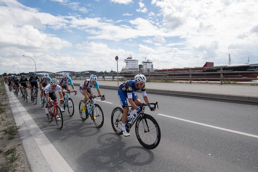 Athletes ride in the pack during the Euroeyes Cyclassics Hamburg