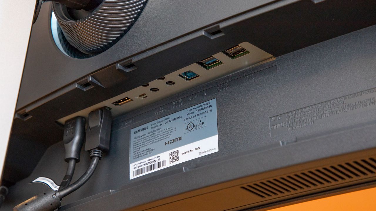 Samsung CRG9 display