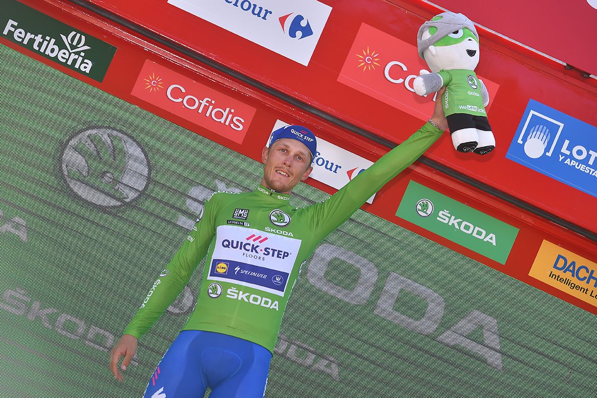 Matteo Trentin keeps the green jersey