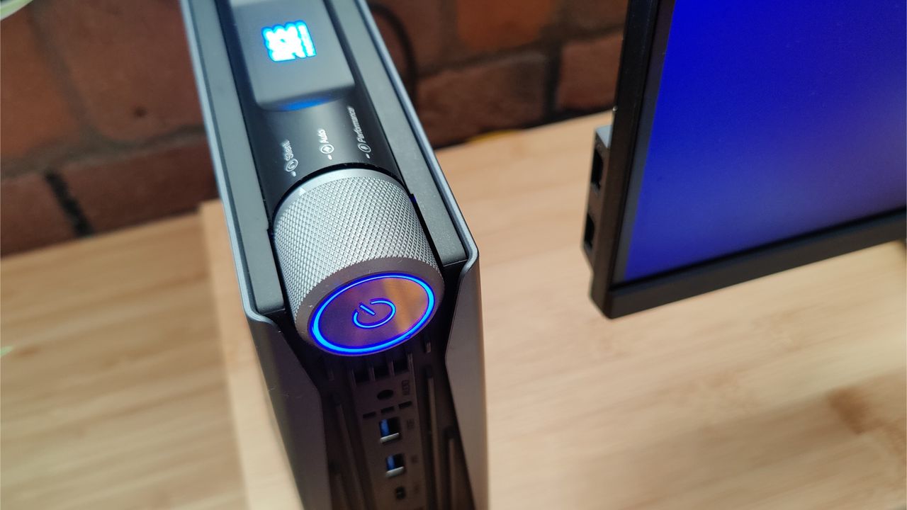 AceMagician AMR5 mini PC