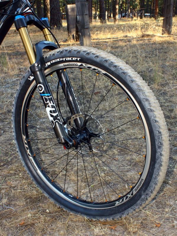 New with M980 are specific Race and Trail wheelsets - the Race version slims down to 1480g for the pair while the Trail edition jumps up to 1670g but features a wider rim and slightly thicker spokes.