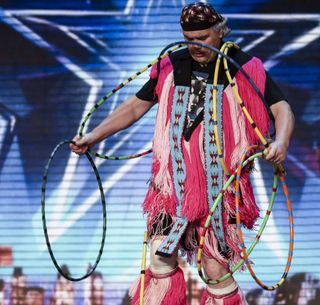 Hoop dancer Geoffrey Payne had the judges united in their decision about his performance… He got 4 nos.