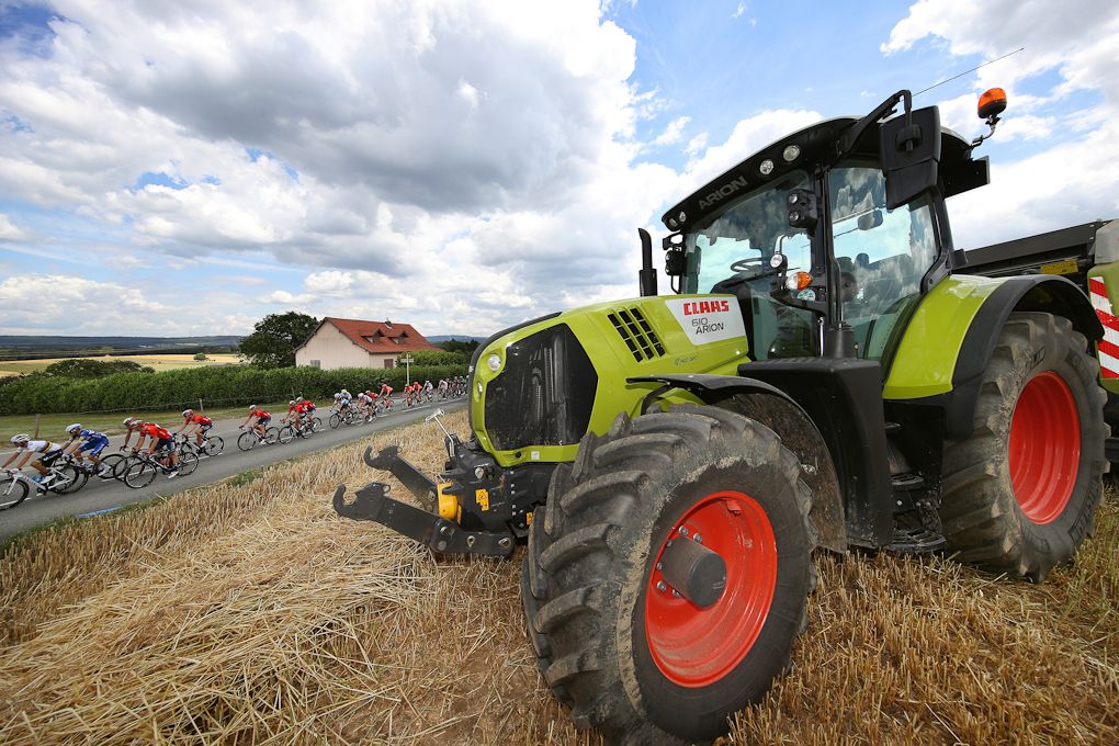 Tractor view for the 2019 Tour de France peloton