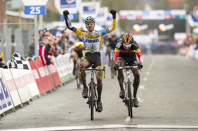 Corn&eacute; van Kessel out-sprints Wietse Bosmans in Loenhout
