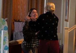 Abi lashes out at Toyah in Coronation Street.