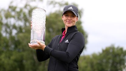 Linn Grant with the trophy after winning the 2022 Scandinavian Mixed 