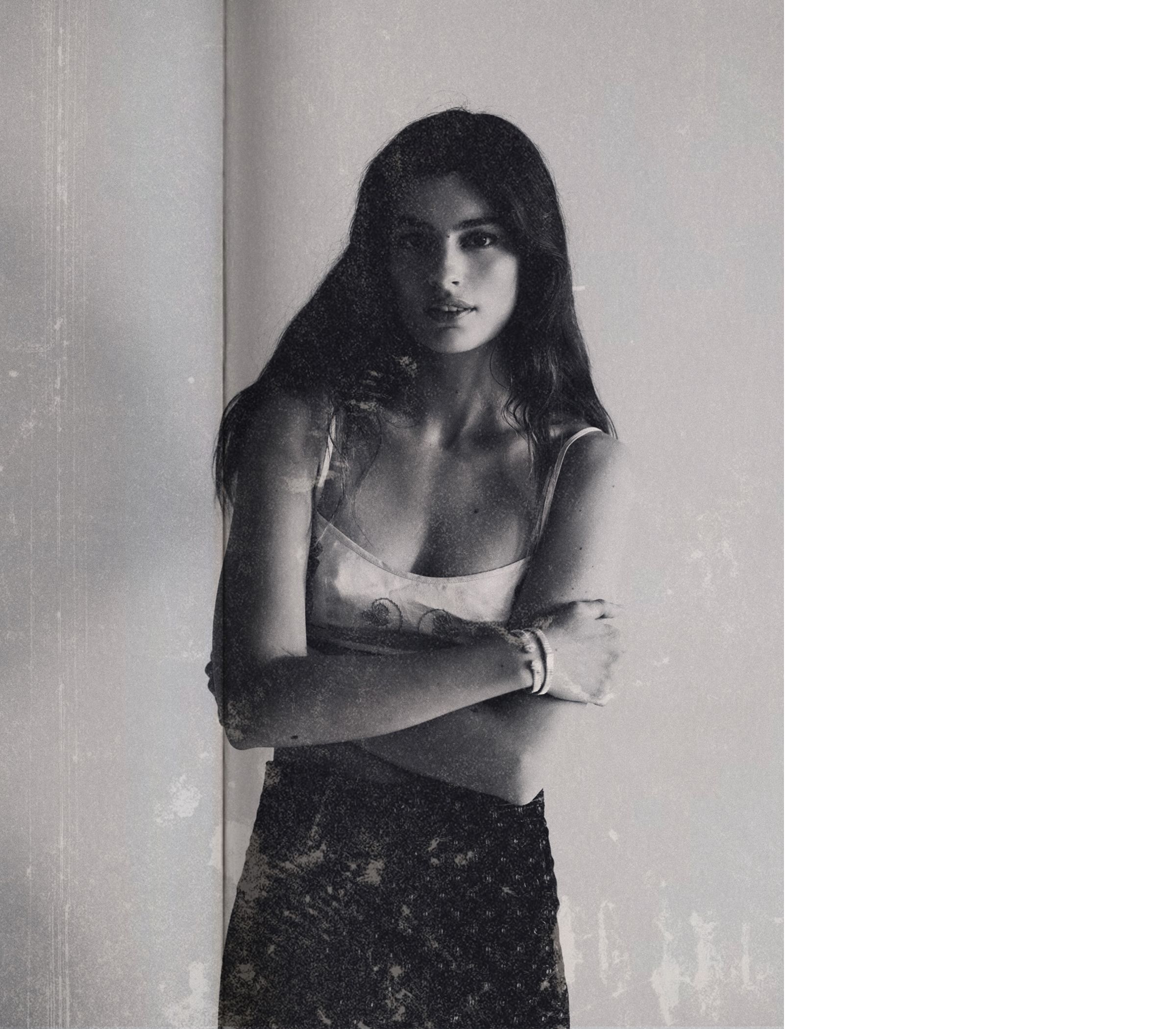 Singer, actress, and model Diana Silvers for Who What Wear's November In Focus feature.