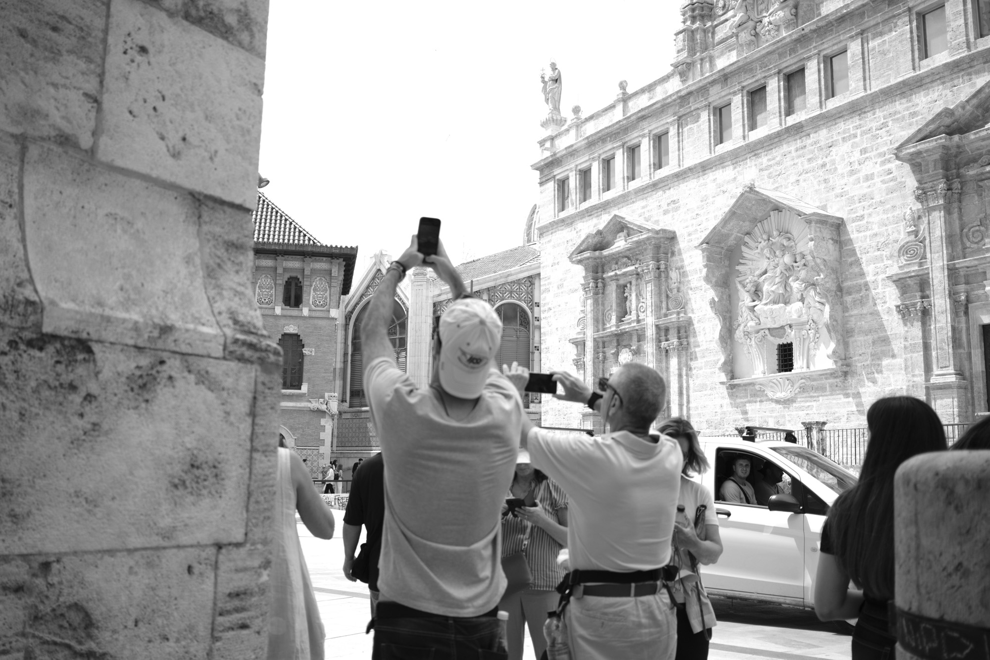 Street photography in Valencia, Spain, taken with the Fujifilm X-E5 mirrorless camera and XF 23mm f/2.8 lens