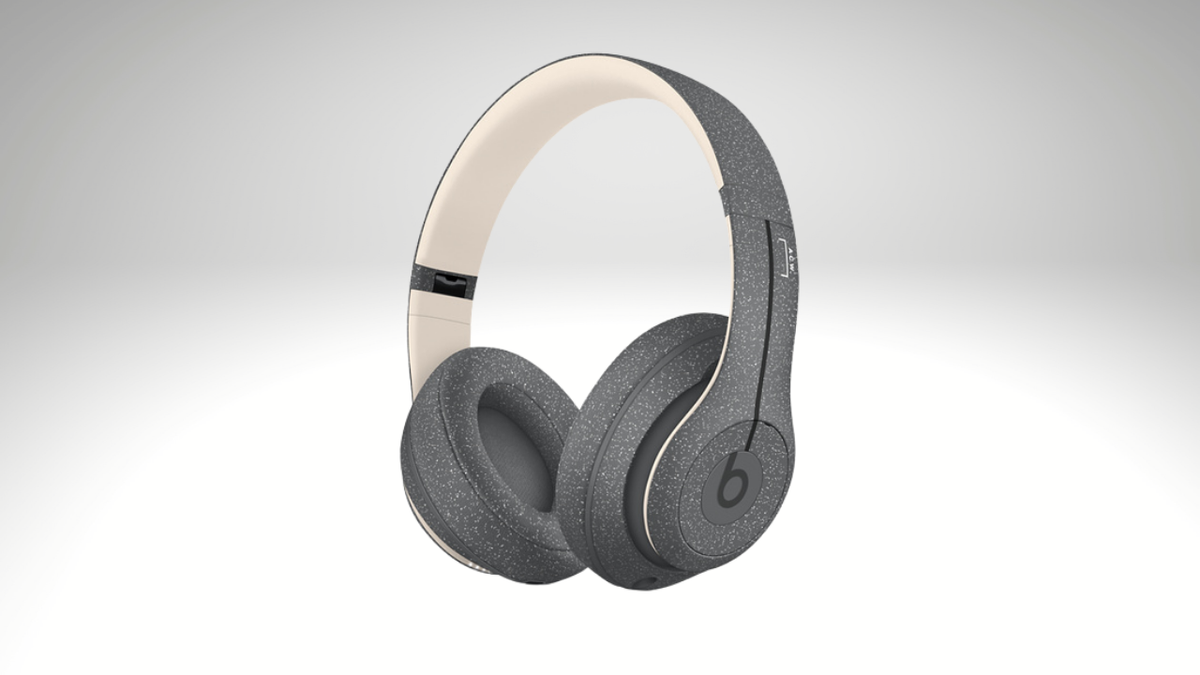 New Limited Edition Beats Studio3 wireless headphones