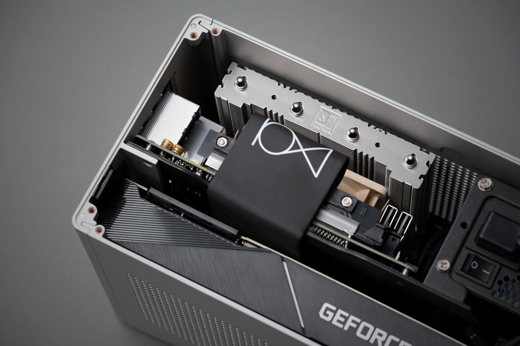 ミニPCケース　CPUファンセット　Mini-itx LZ7 Noctua ミニPCケース CPUファンセット Mini-itx LZ7 Noctua ミニPCケース CPU