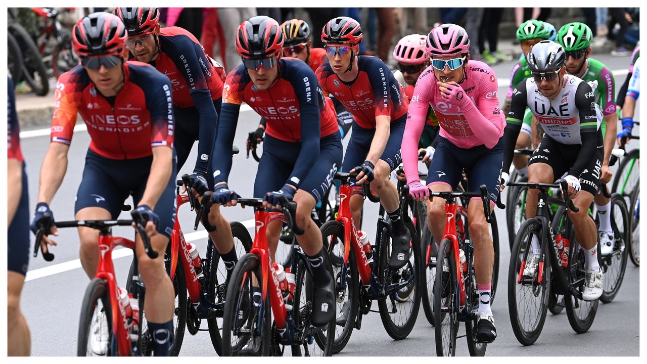 Geraint Thomas of INEOS Grenadiers feeding during the Giro d&#039;Italia 2023