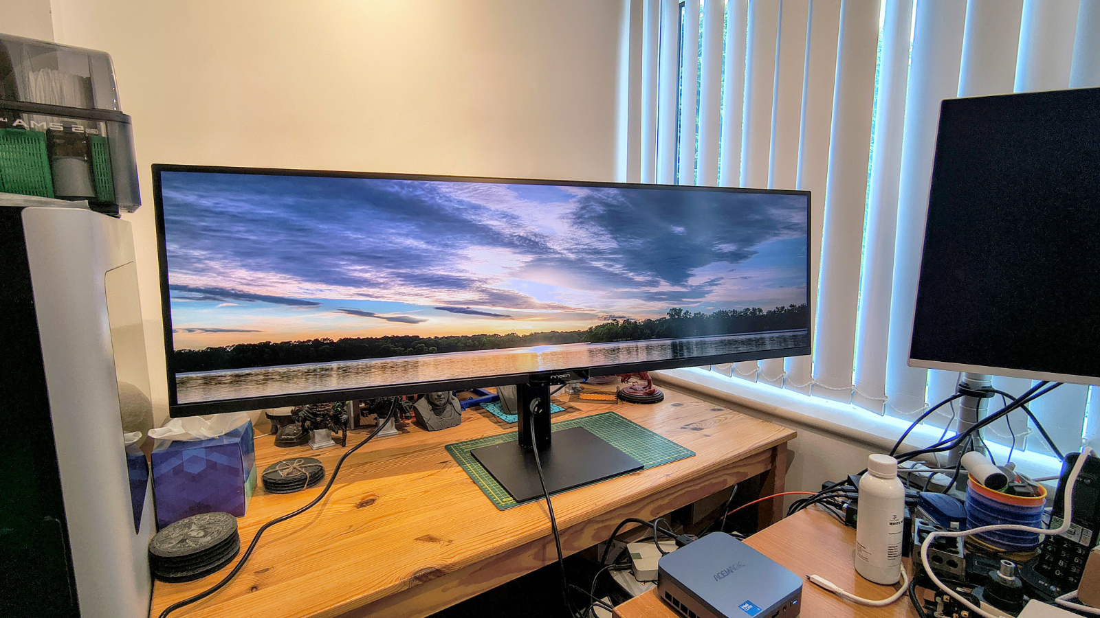INNOCN E49M1R Mini-LED Ultrawide Monitor